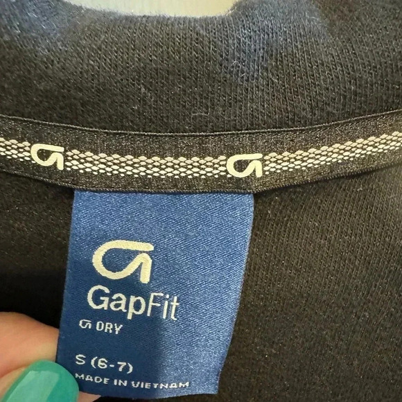 GapFit Kids  lack Fit Tech Hoodie Sz S (6-7) - Picture 5 of 7